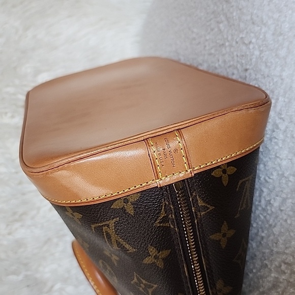 Authentic Louis Vuitton Alma PM Monogram Bag - Picture 10 of 16